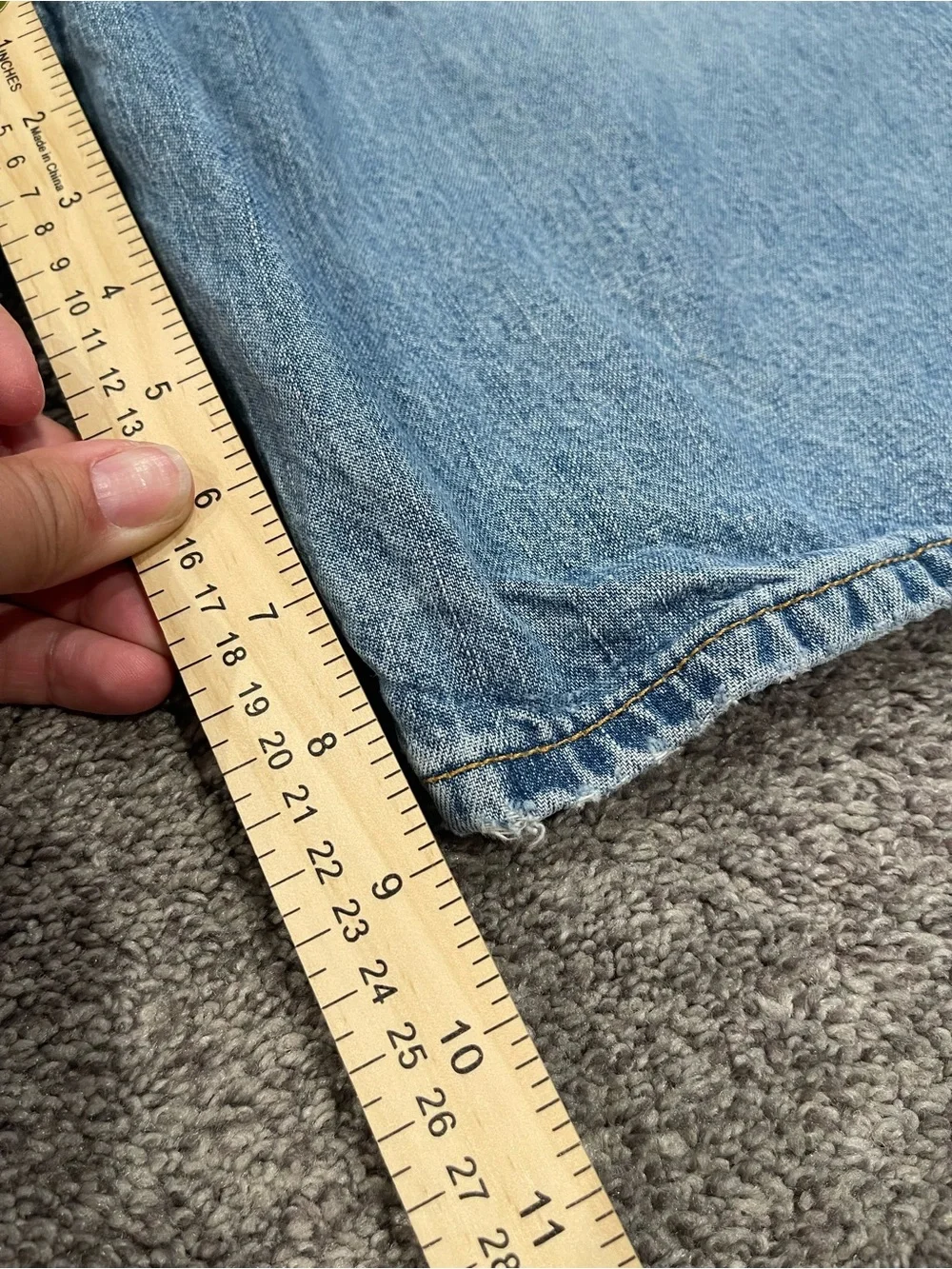 Y2K Levi’s 550 Men’s Denim Shorts W33 Relaxed Fit Light Wash Baggy Jorts